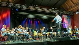 VOLKSMUSIK IN KIRCHISEN